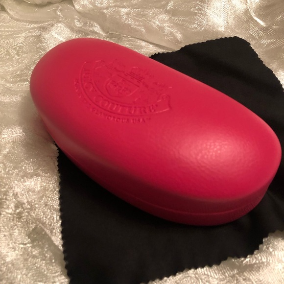 Deep pink JUICY COUTURE sunglasses case. - Picture 2 of 6